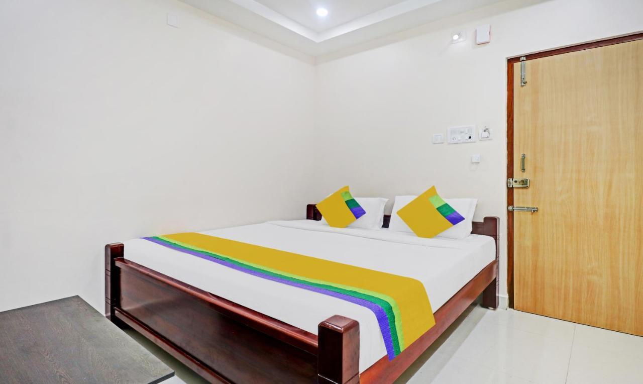 Itsy By Treebo - Vardhan Stay Inn ตีรูปาติ ภายนอก รูปภาพ