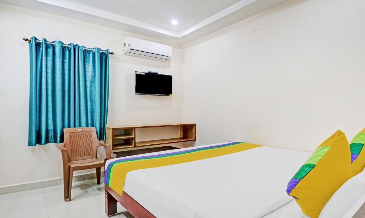 Itsy By Treebo - Vardhan Stay Inn ตีรูปาติ ภายนอก รูปภาพ