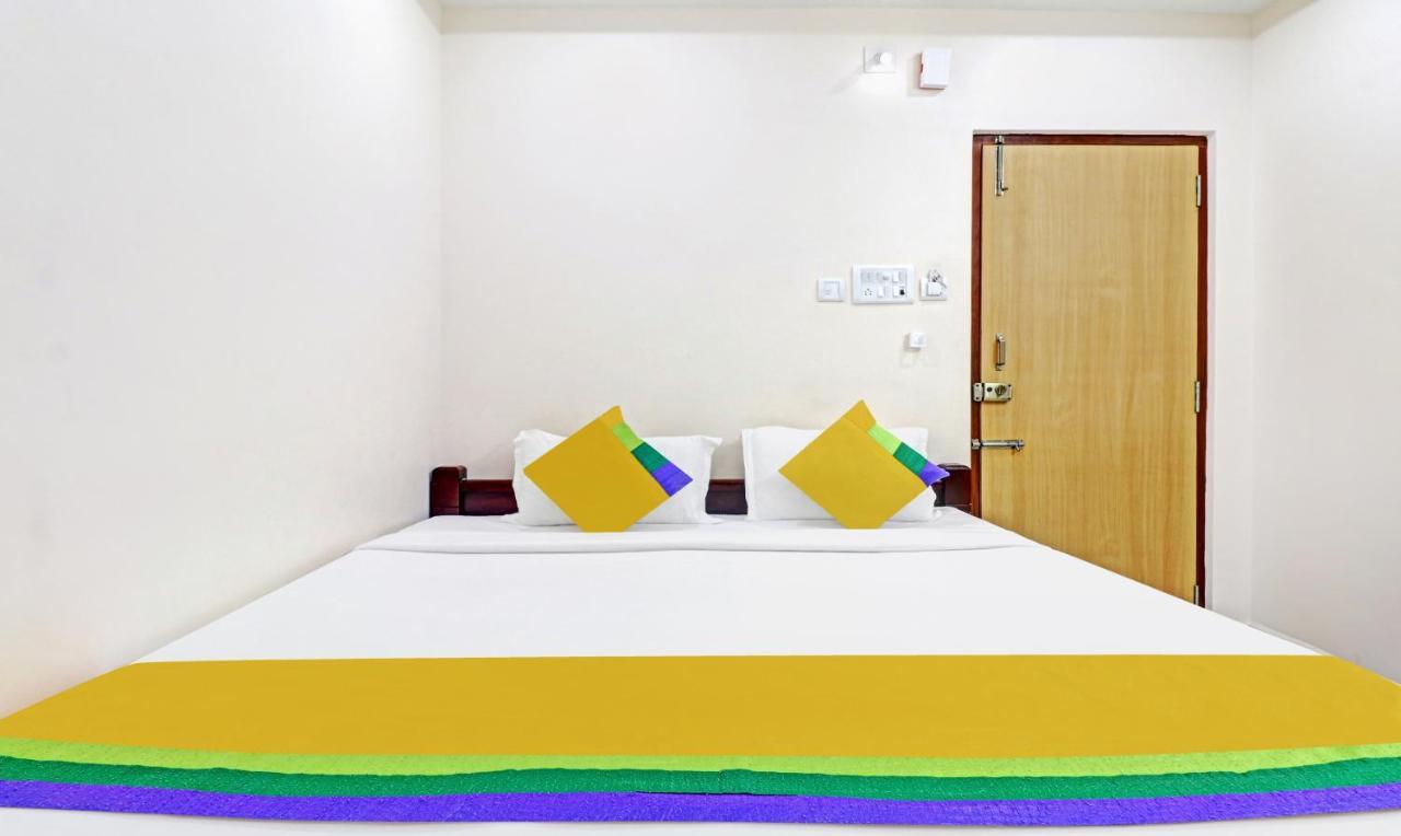 Itsy By Treebo - Vardhan Stay Inn ตีรูปาติ ภายนอก รูปภาพ