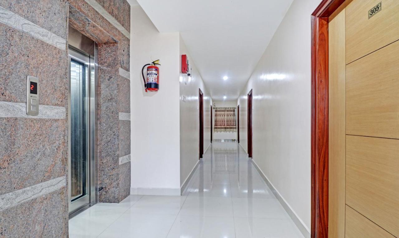 Itsy By Treebo - Vardhan Stay Inn ตีรูปาติ ภายนอก รูปภาพ