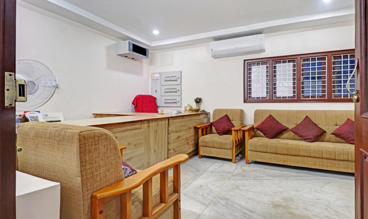 Itsy By Treebo - Vardhan Stay Inn ตีรูปาติ ภายนอก รูปภาพ