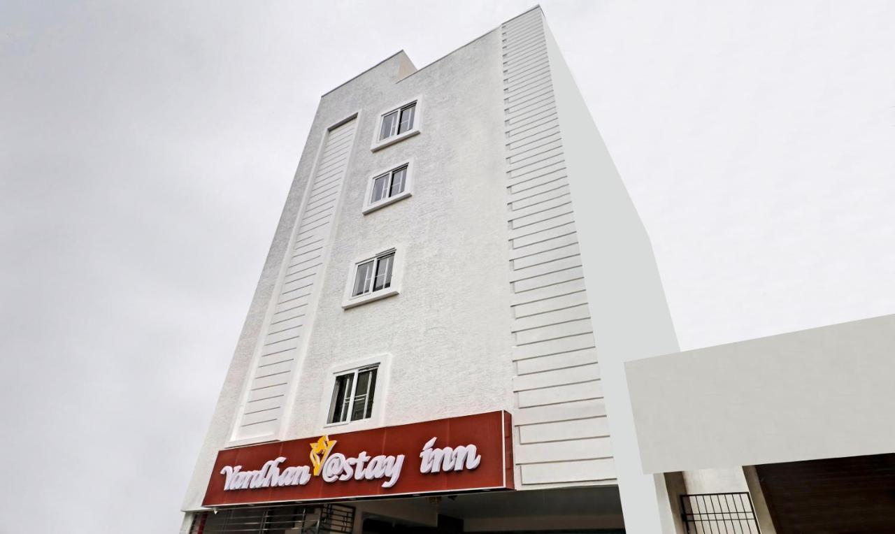 Itsy By Treebo - Vardhan Stay Inn ตีรูปาติ ภายนอก รูปภาพ