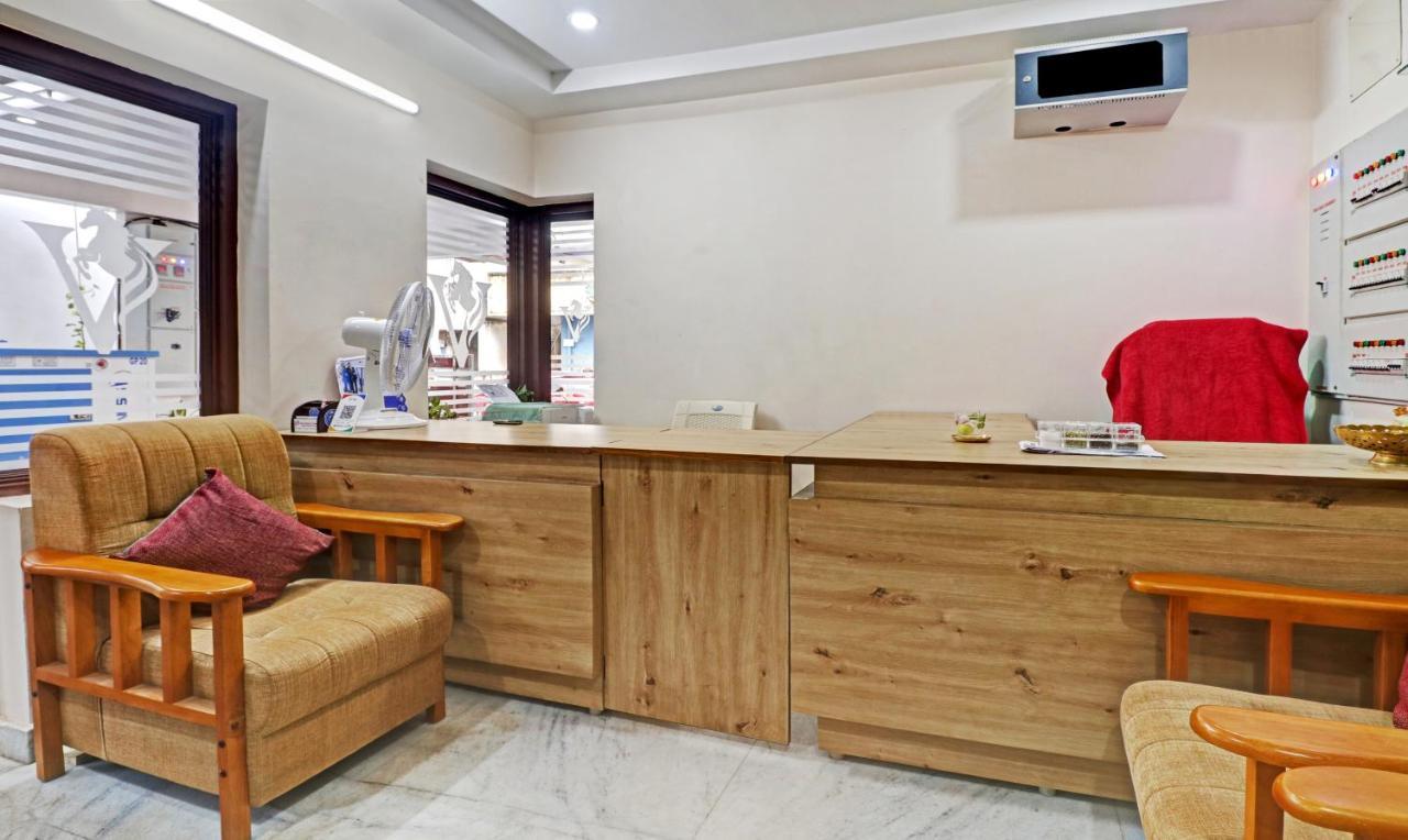 Itsy By Treebo - Vardhan Stay Inn ตีรูปาติ ภายนอก รูปภาพ